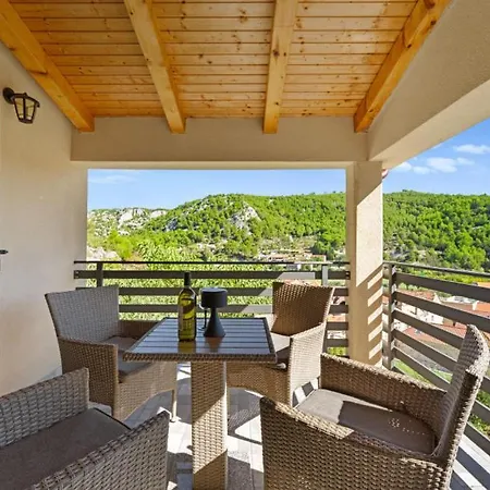 Vista By Guide Villa *