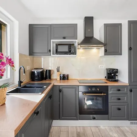 Vista By Guide * Bicine