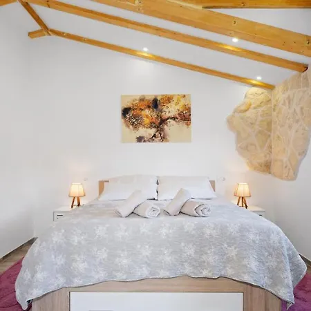 Vista By Guide Vila Bicine