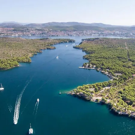 Vista By Guide Villa *