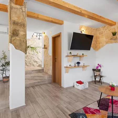 Vista By Guide * Bicine