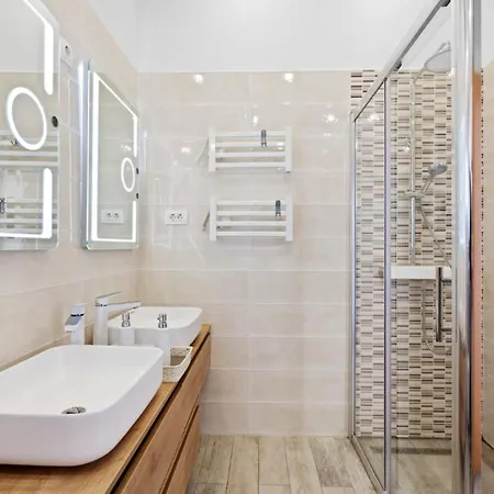 Vista By Guide Vila *