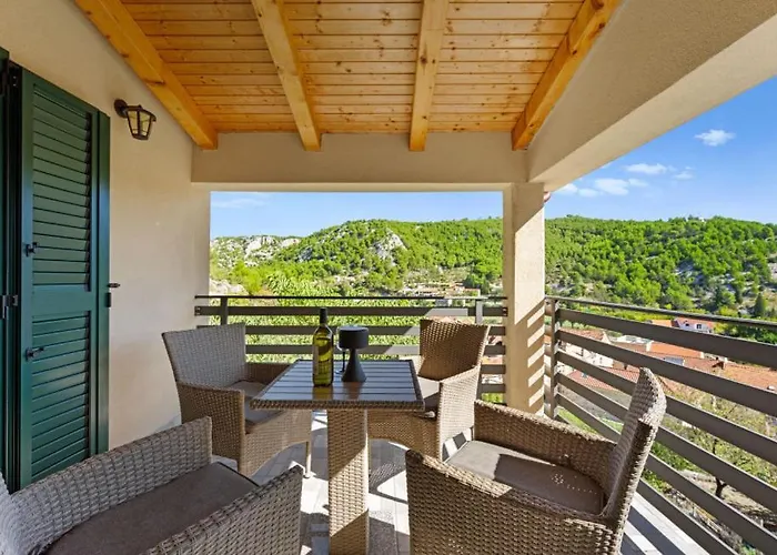 Vista By Guide Villa *