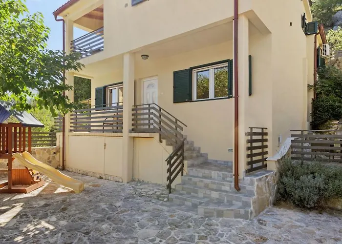 Vista By Guide Villa