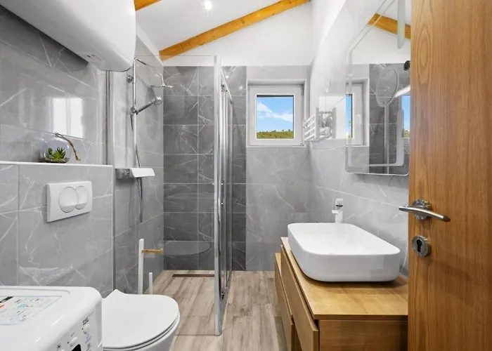 Vista By Guide Villa Bicine