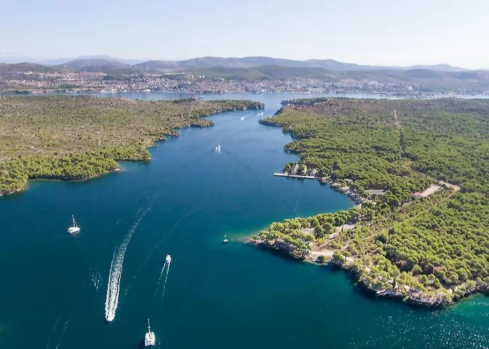 Vista By Guide Villa *