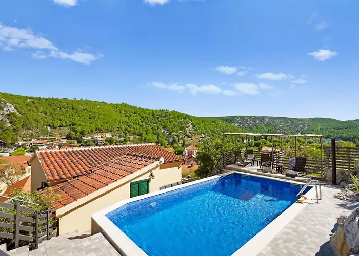 Vista By Guide Villa *