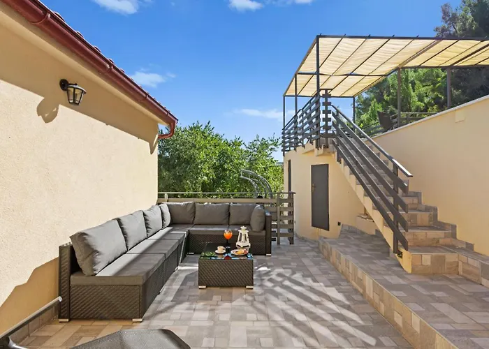 Vista By Guide Villa Bicine